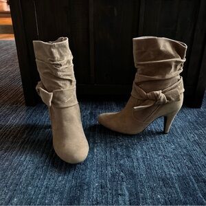 Tan Suede Women's Boots w/Bow